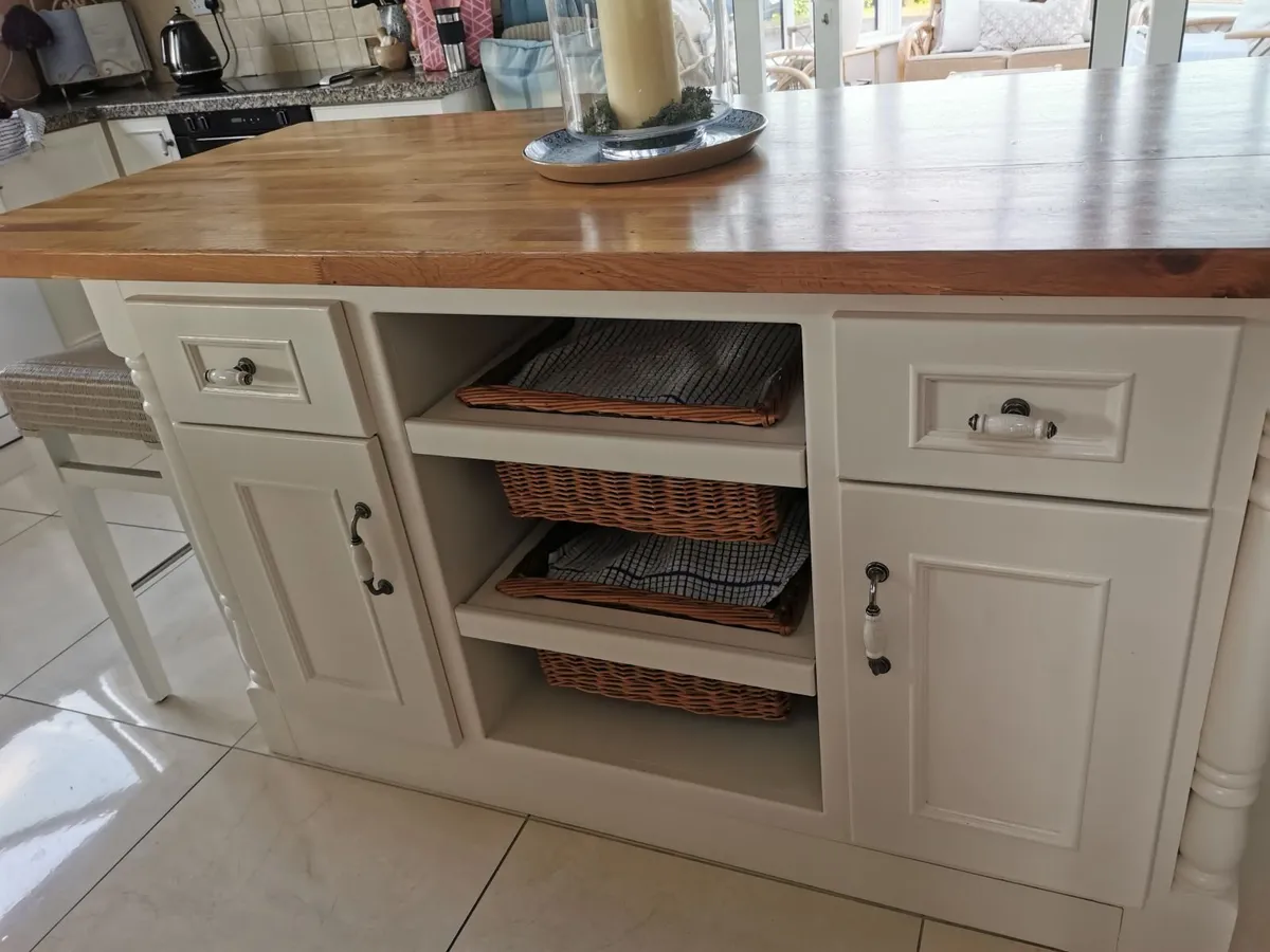 Kitchen Island - Image 2