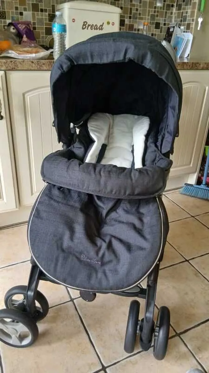 Silvercross baby Pram bundle - Image 3