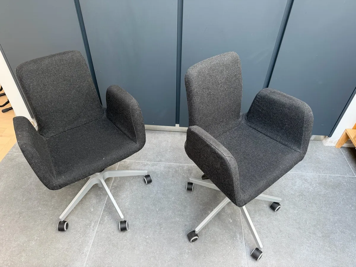Office chairs, adjustable height, swivel chairs - Image 1