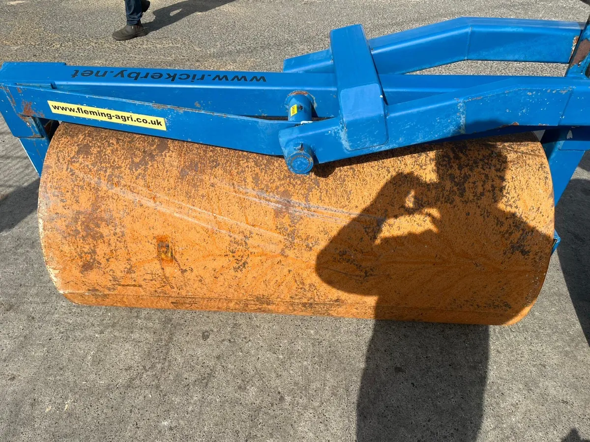 Fleming 18Ft Roller - Image 2