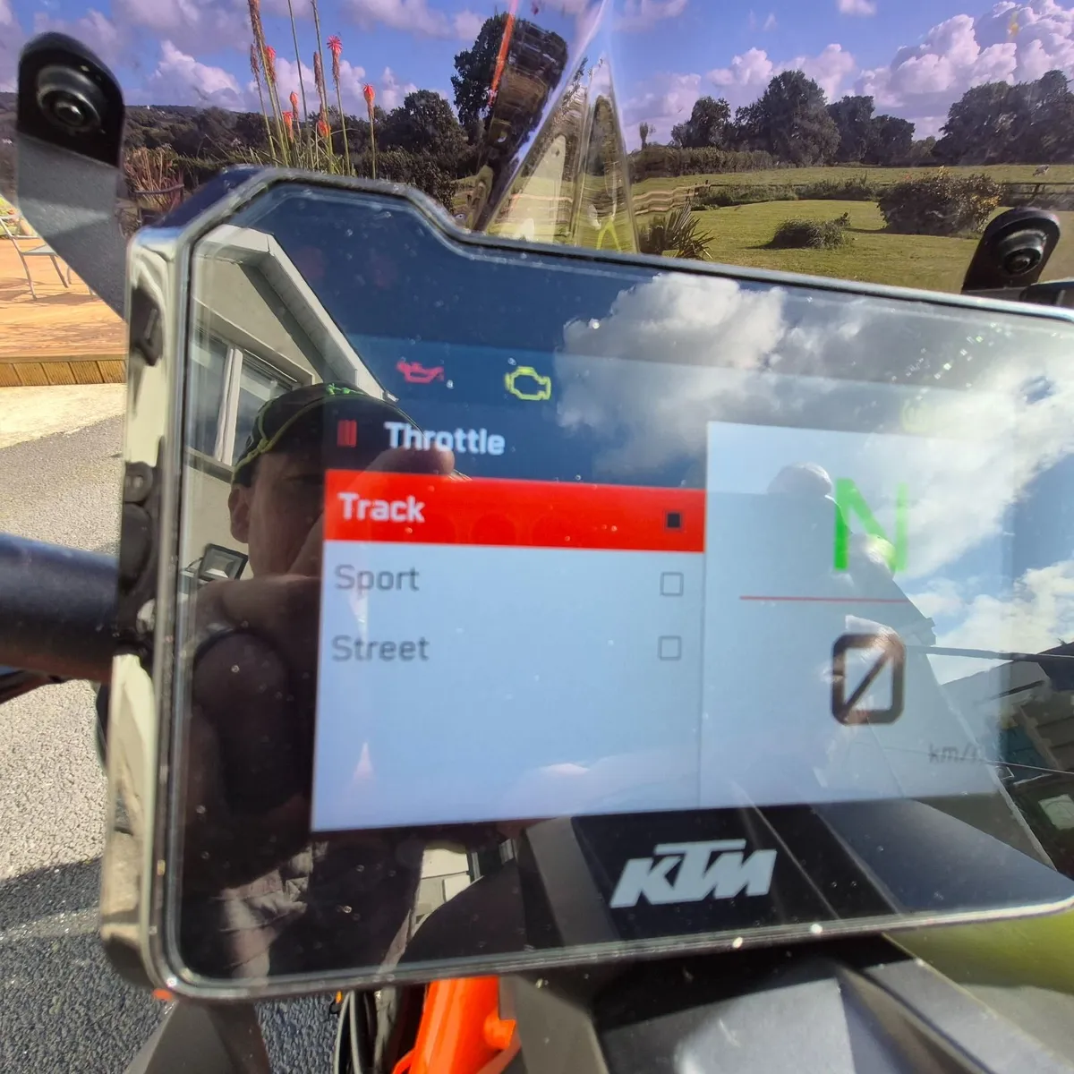 KTM 1290 Superduke R 2021 - Image 2