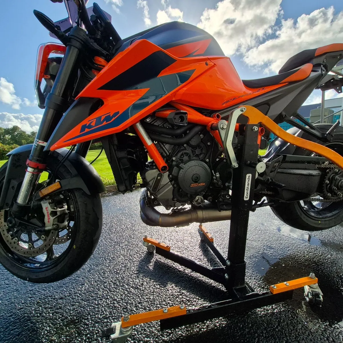 KTM 1290 Superduke R 2021 - Image 1