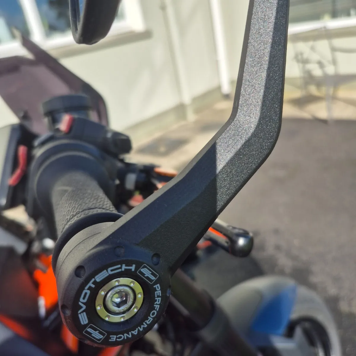 KTM 1290 Superduke R 2021 - Image 3