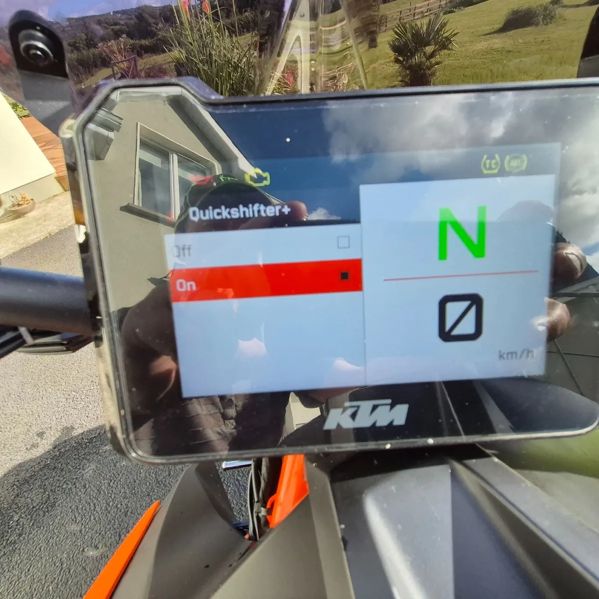 KTM 1290 Superduke R 2021 - Image 4