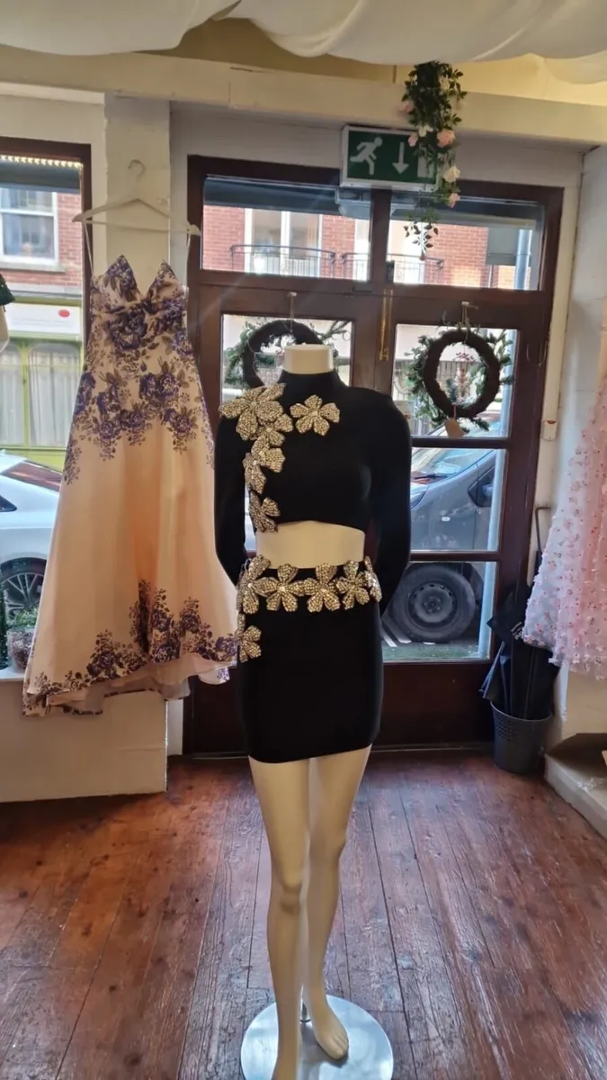 Mannequins - Image 2