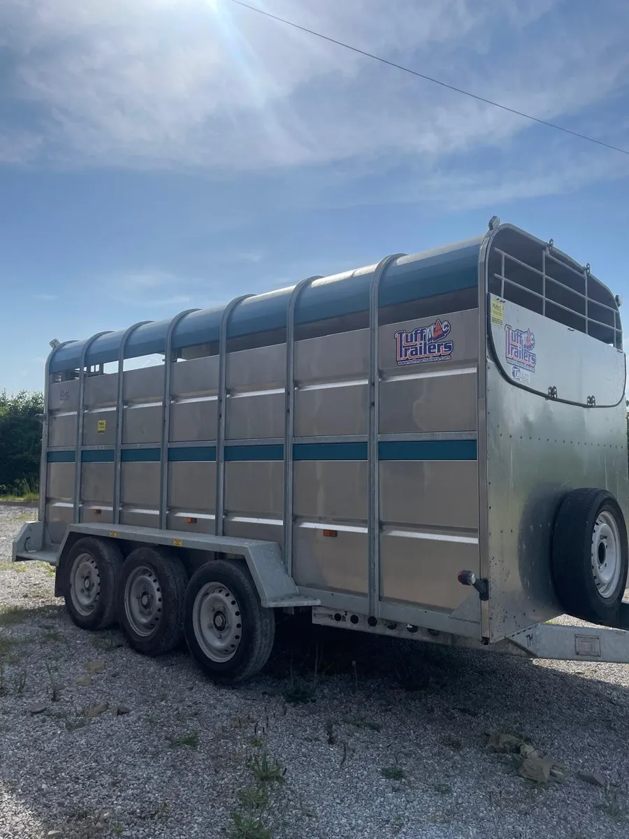 Tuffymac tri axle cattle trailer - Image 1