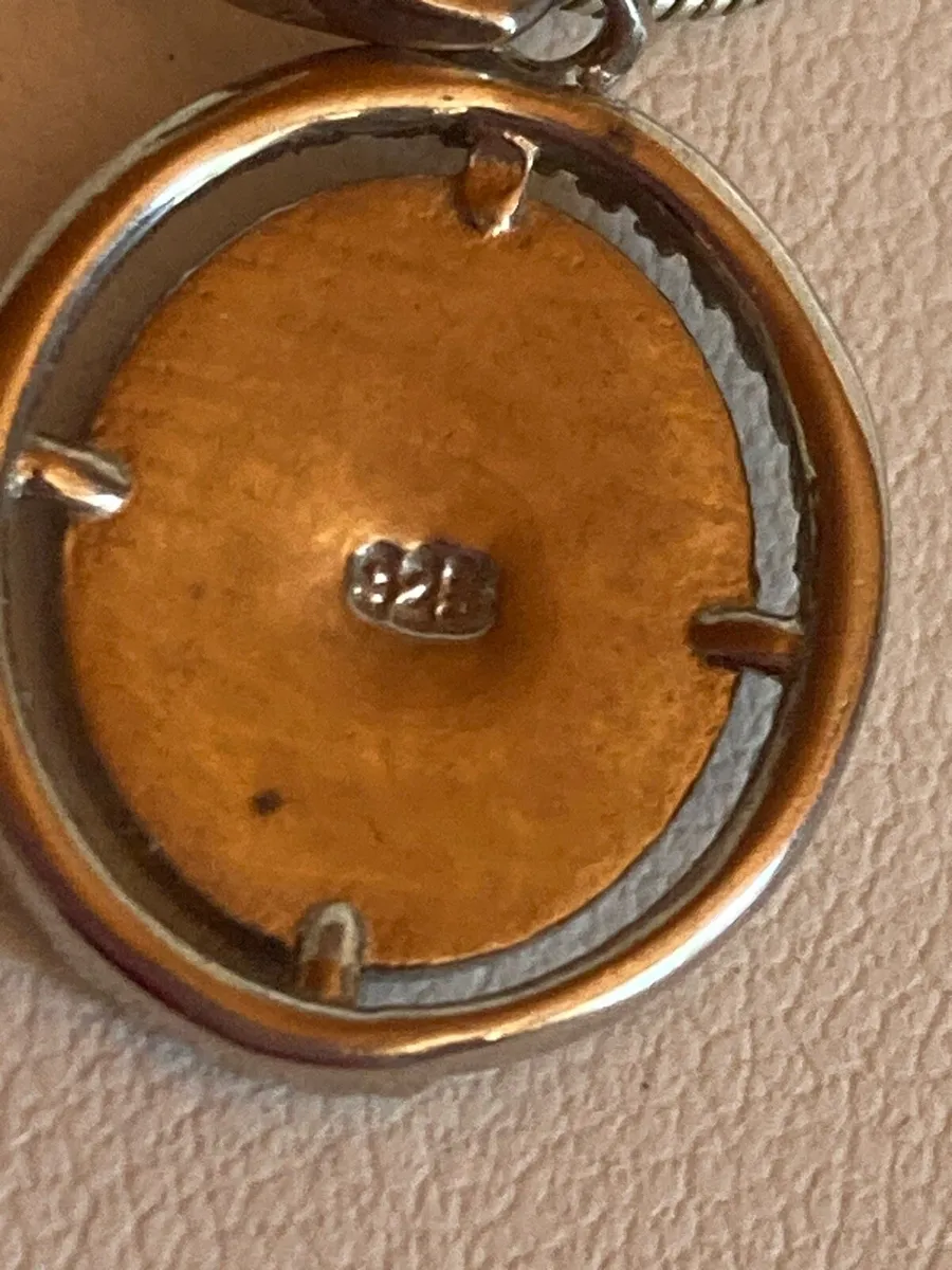Sterling Silver opel pendant and chain - Image 4