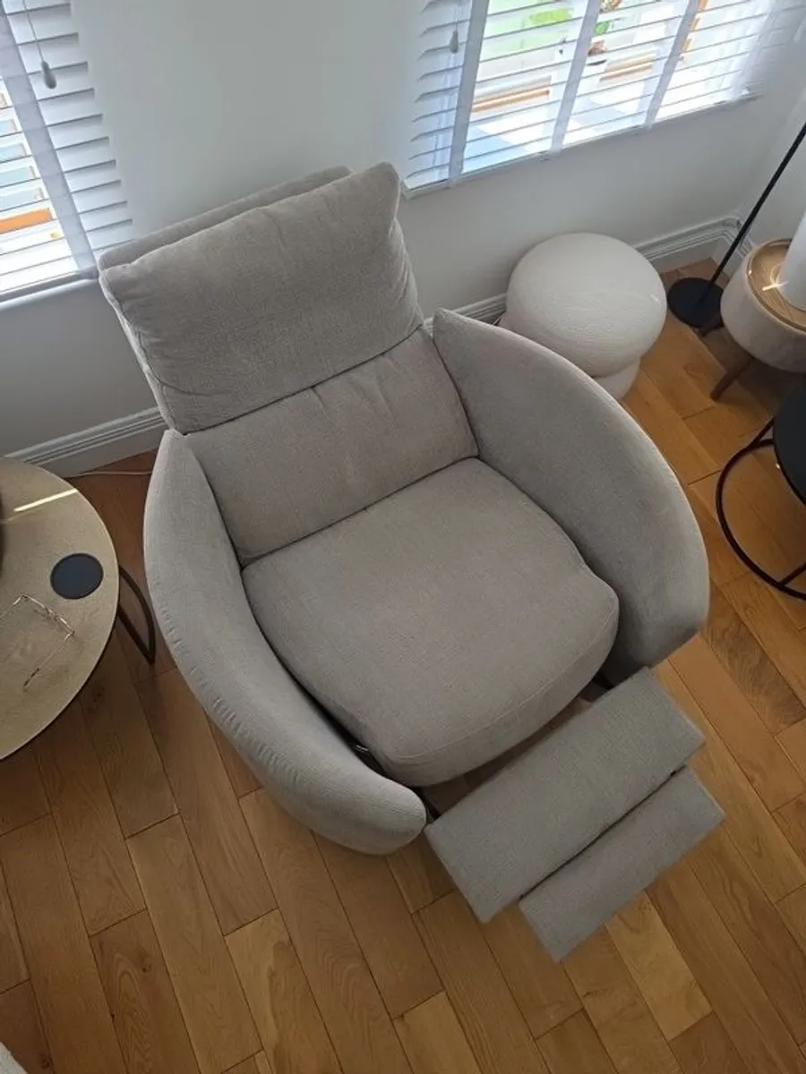 Fama swivel chair - Image 4