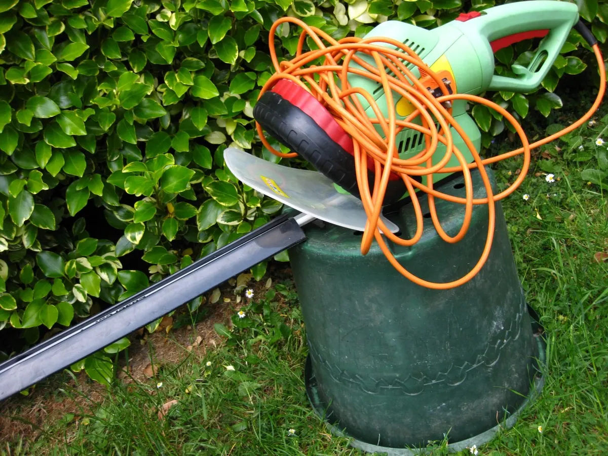 Spotless Lasercut 610mm Electric Hedge Trimmer. - Image 3