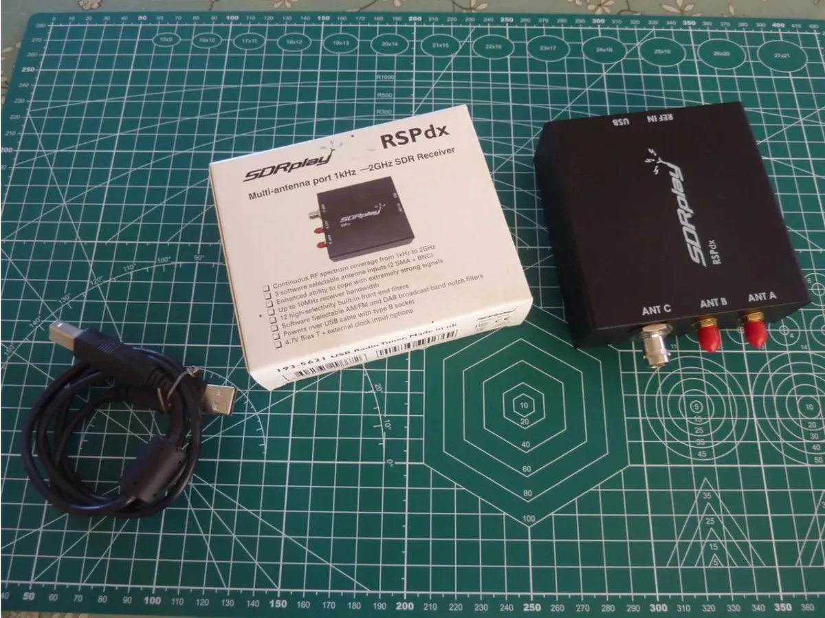 World Radio Receiver - SDR Play - Superb - Image 1