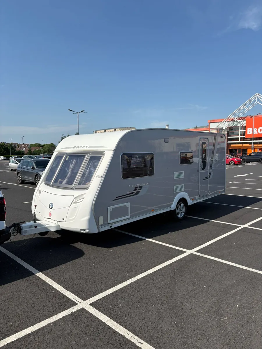 Swift Conqueror 530 4 Berth Caravan For Sale - Image 2