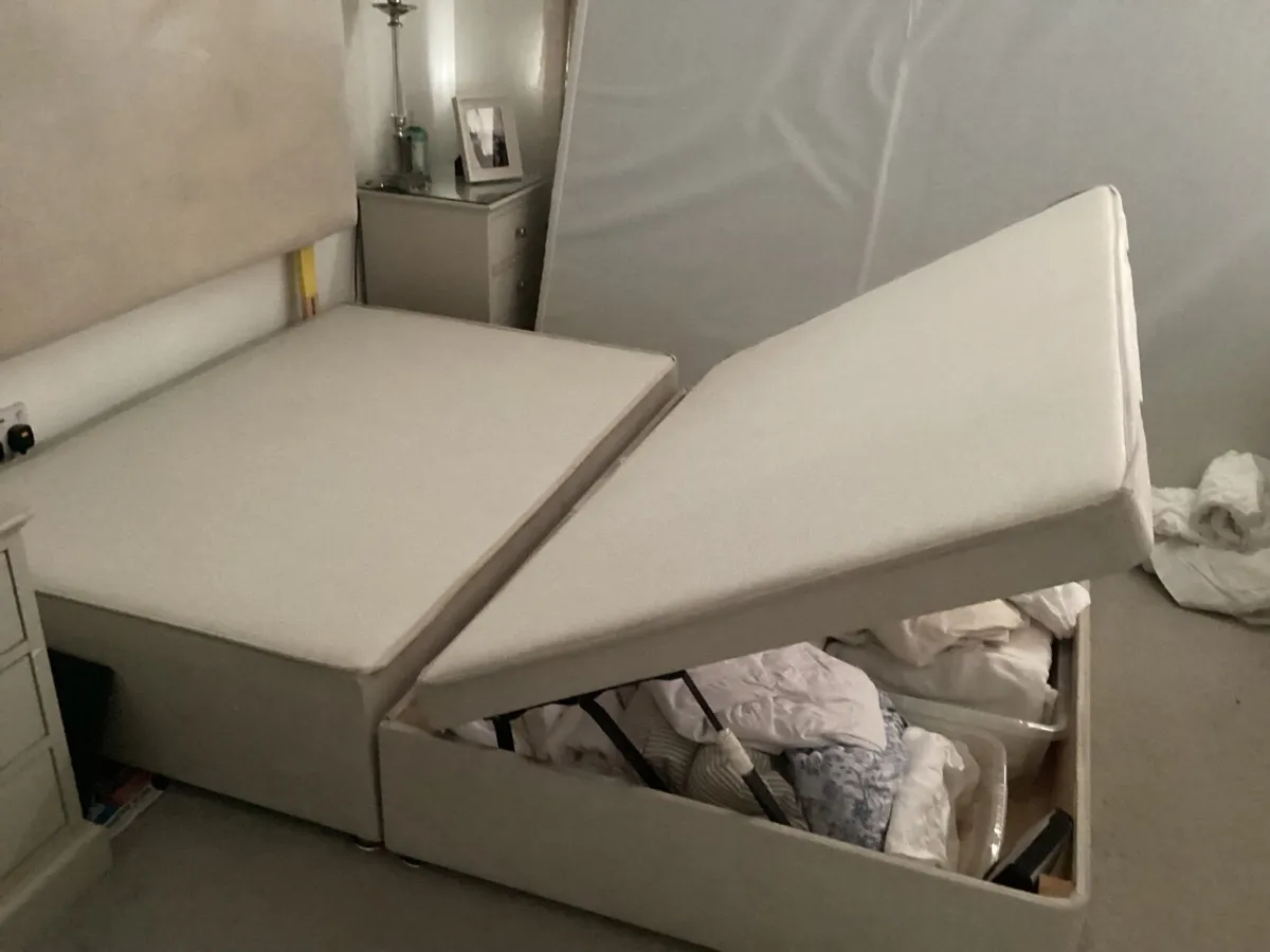 Bed frame king size. - Image 1