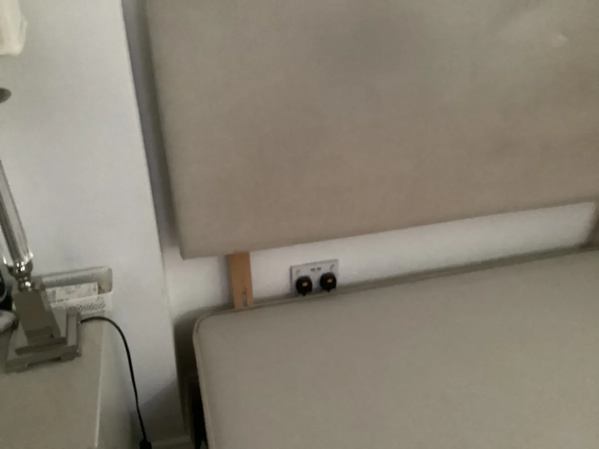 Bed frame king size. - Image 3