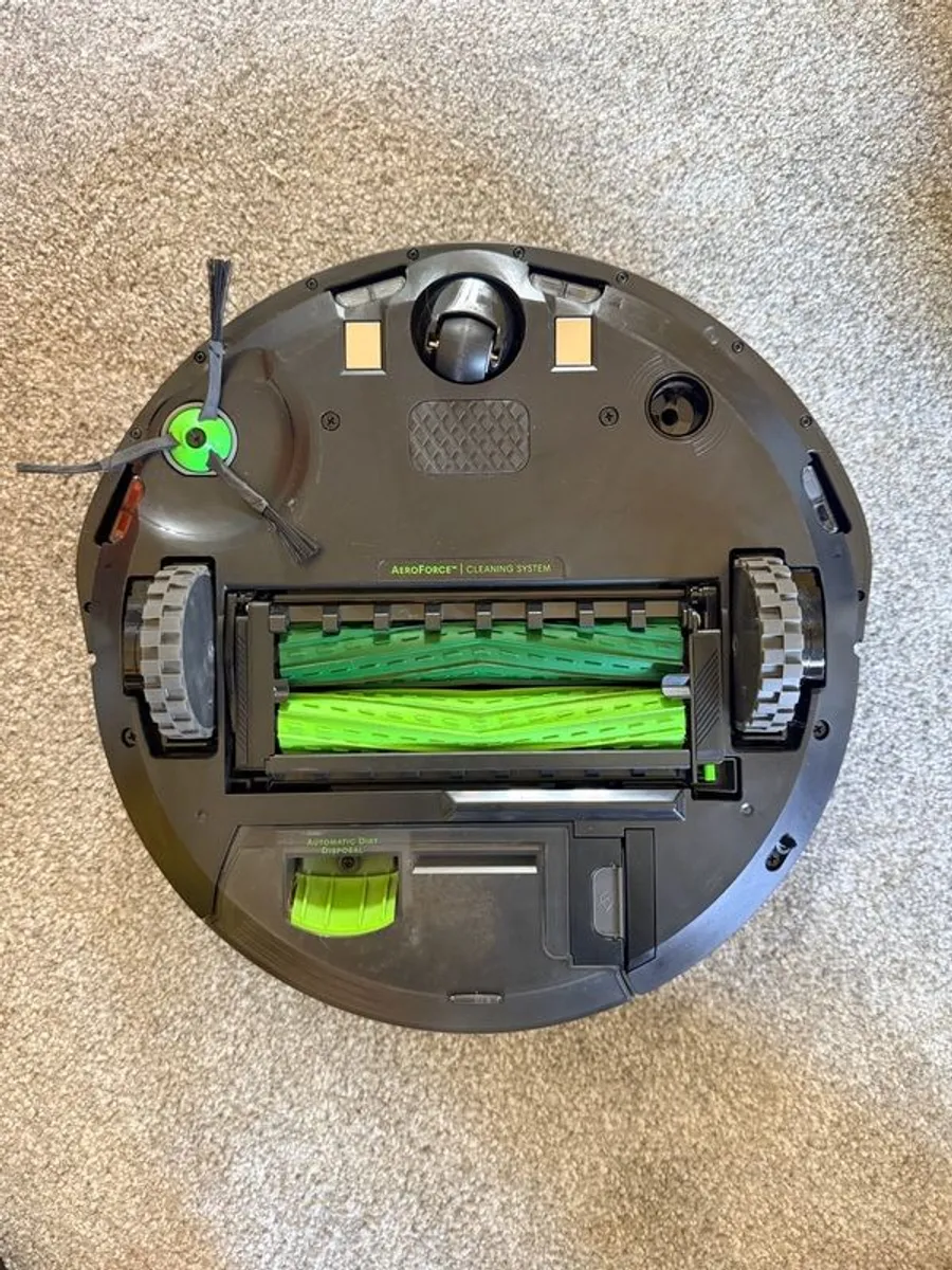 iRobot Roomba i5 + Extras - Image 2