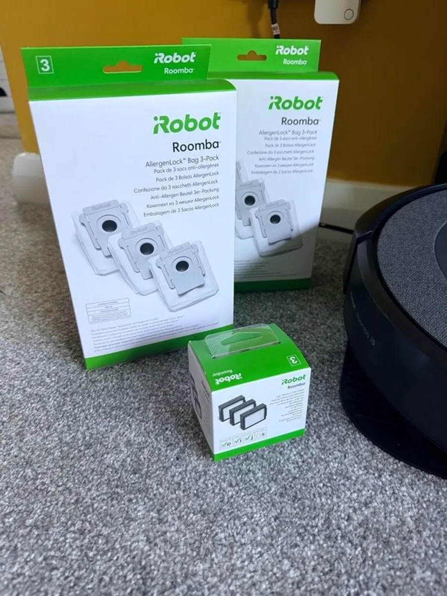 iRobot Roomba i5 + Extras - Image 4