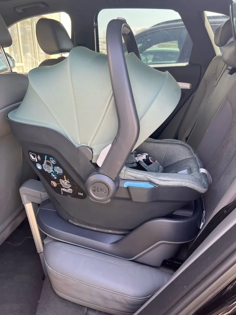 Uppababy Car seat and base - Image 4