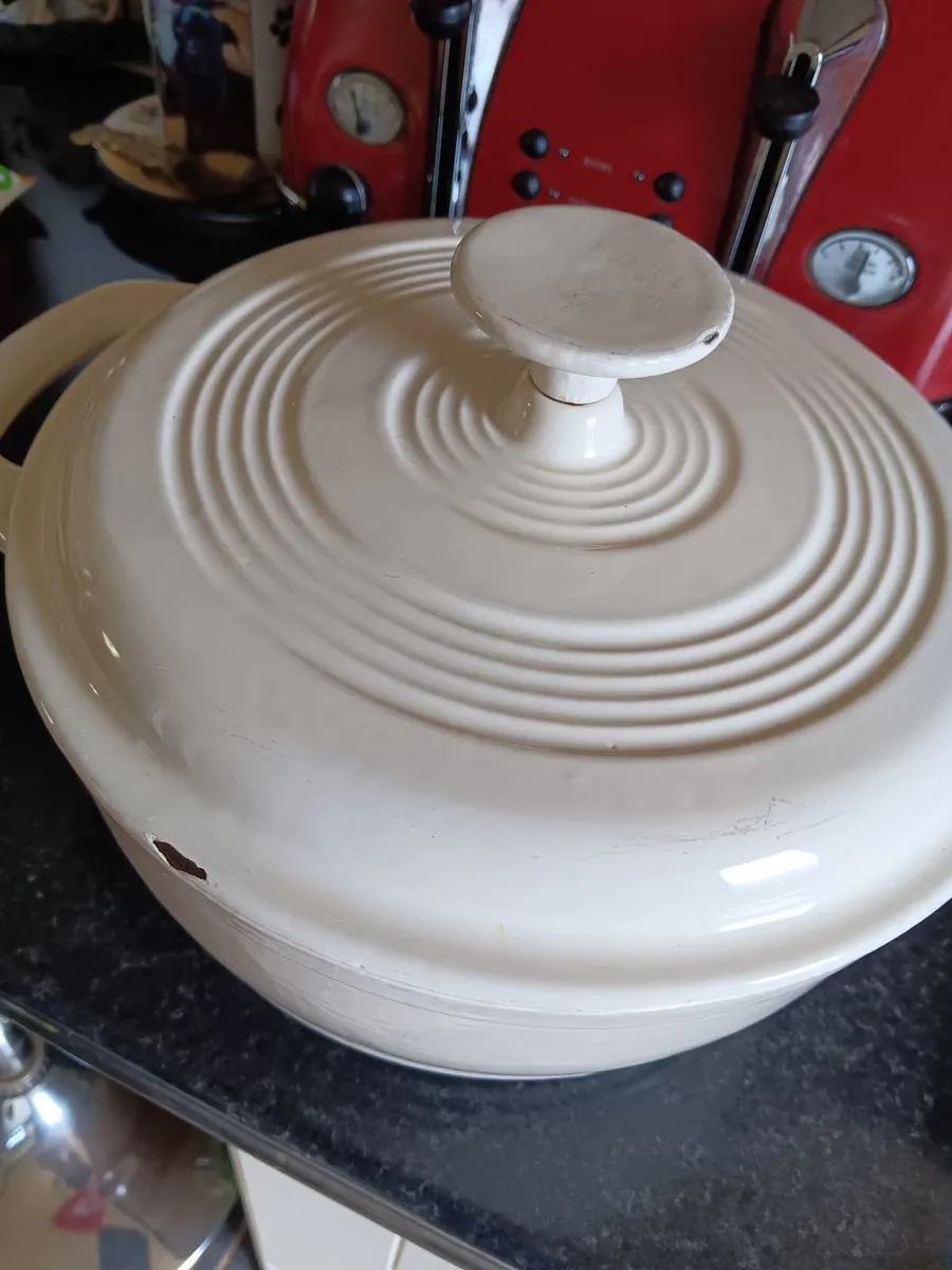 Cast iron pot - Image 3