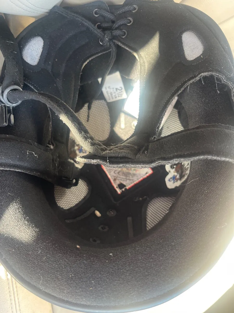 Horse riding helmet - Image 2