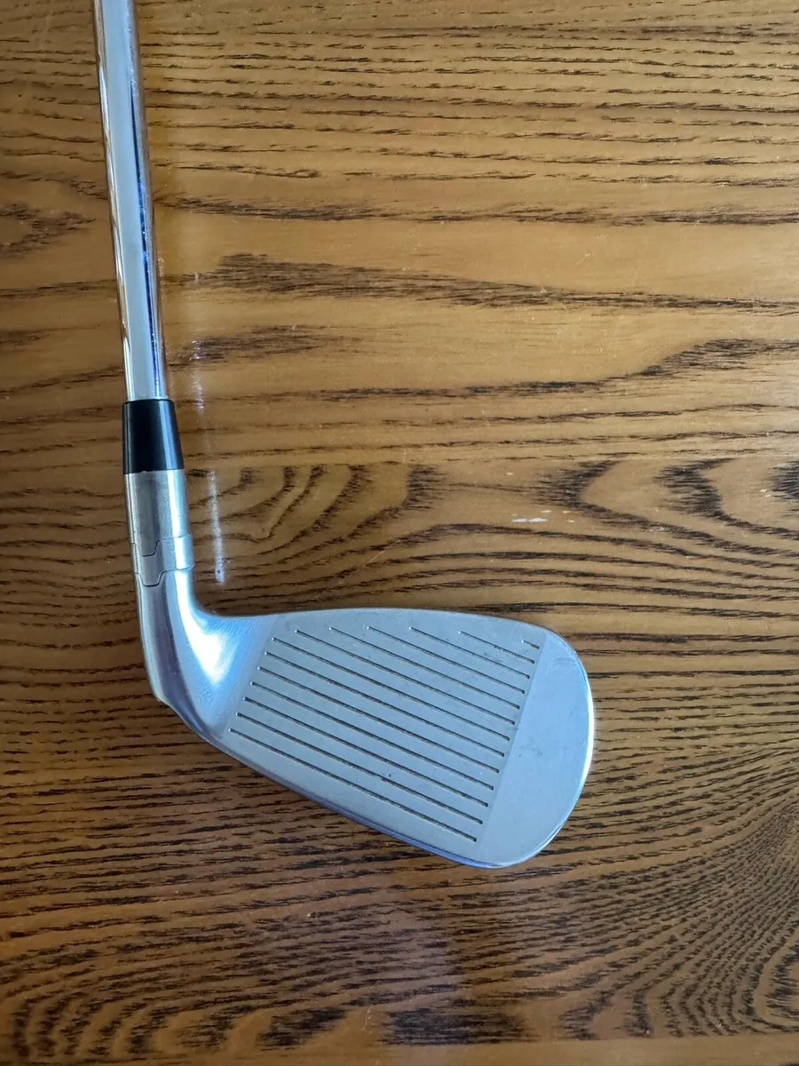 Titleist T400 7 iron left handed - Image 1