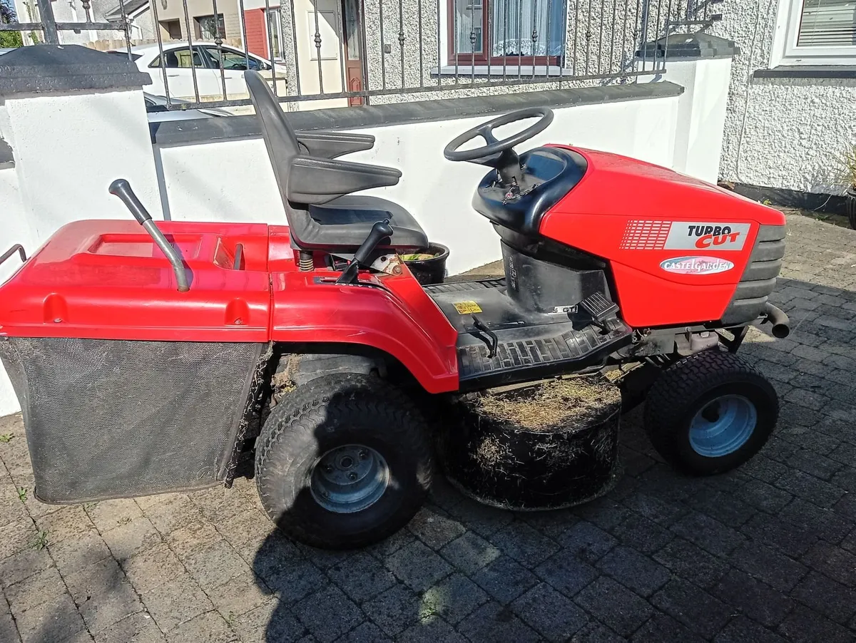 Ride on lawnmower - Image 2