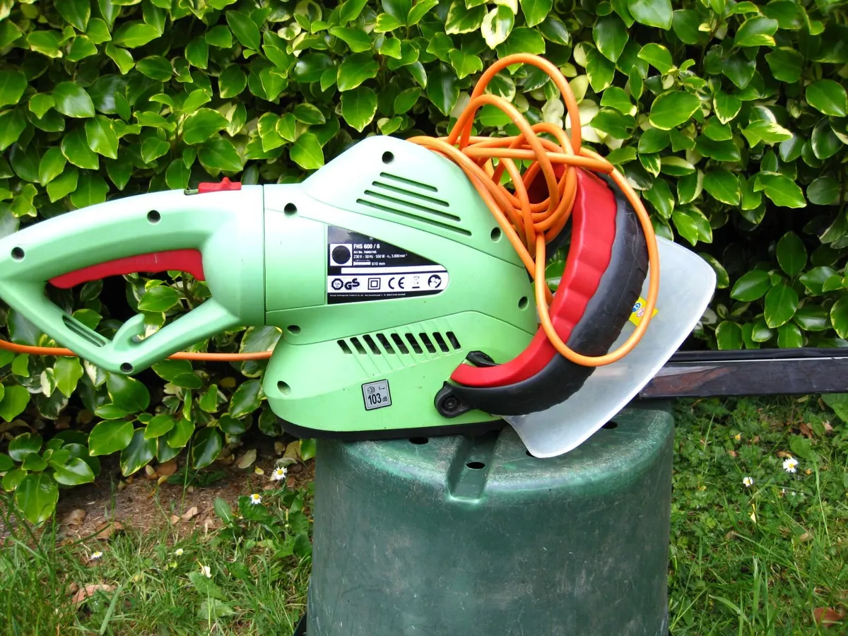 Spotless Lasercut 610mm Electric Hedge Trimmer. - Image 2