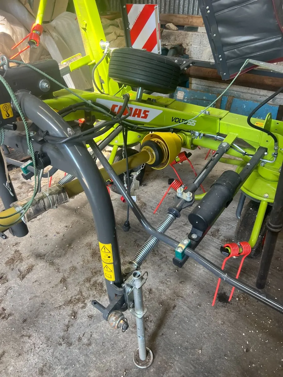Claas Volto 55 Tedder - Image 2