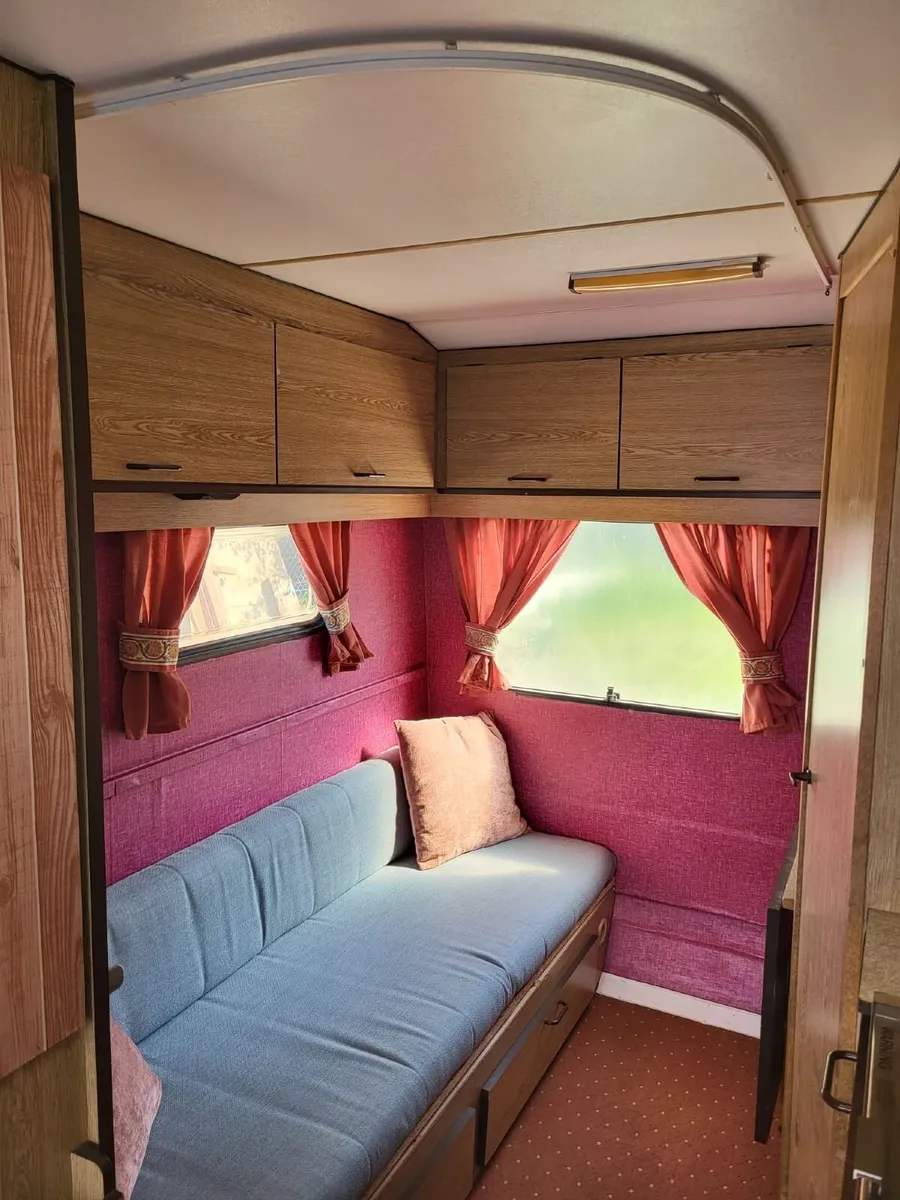 Caravan - Image 1