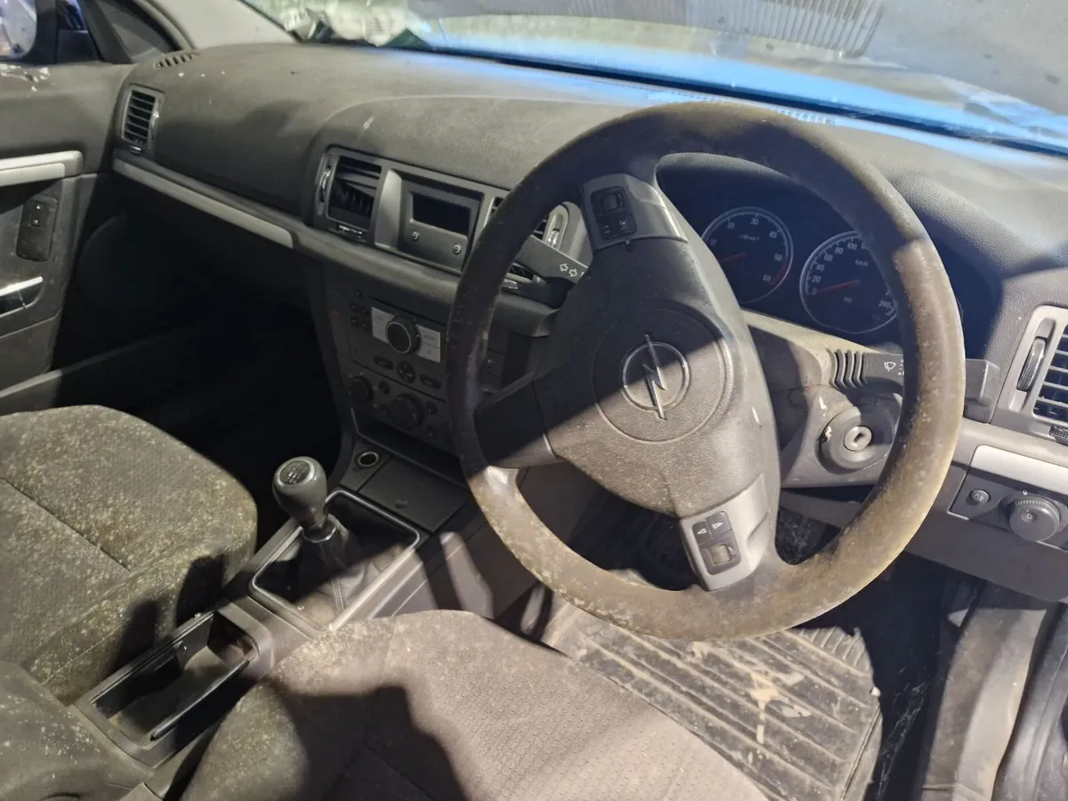 Opel Vectra Car - Image 4