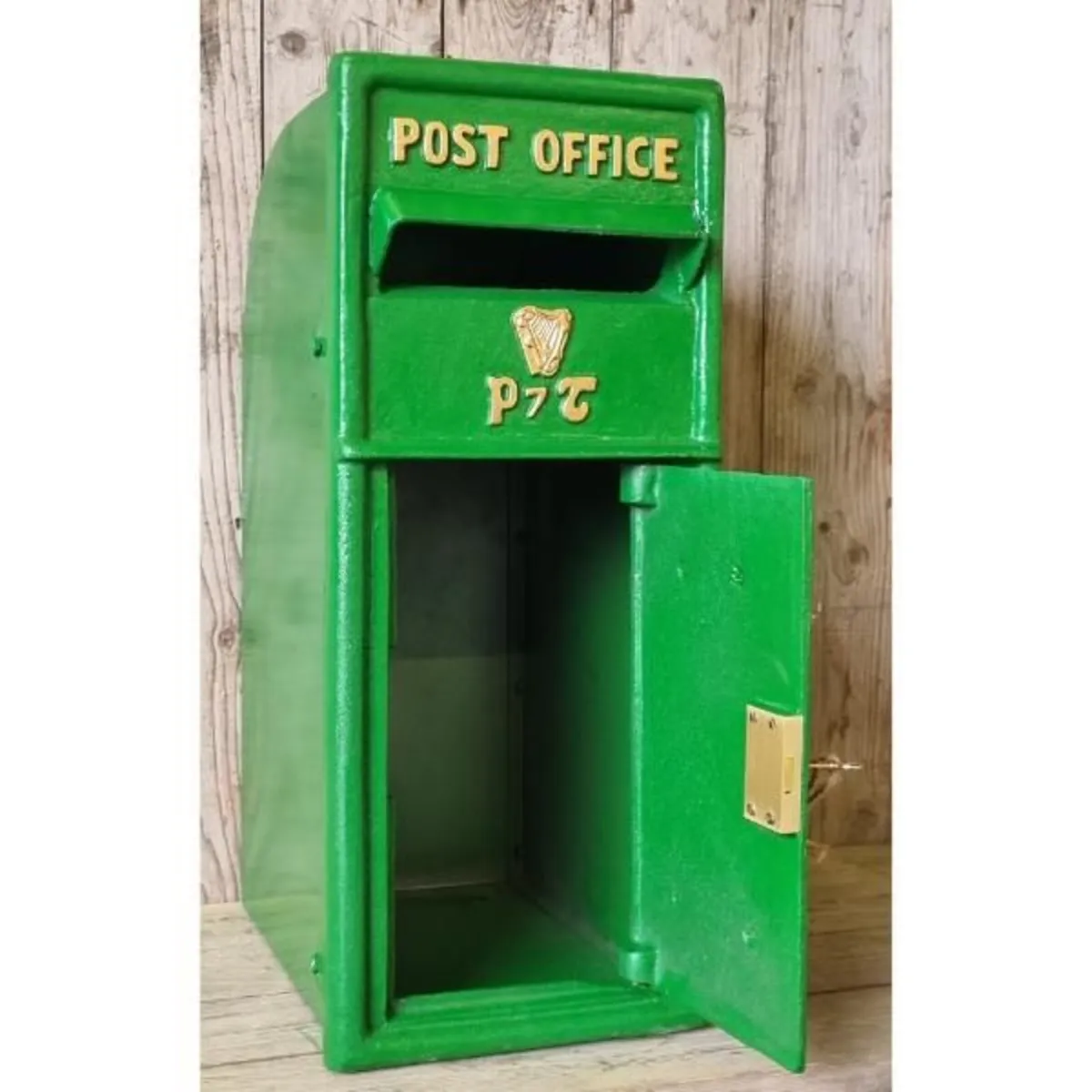 Irish Cast Iron Post Box H233 - Image 2
