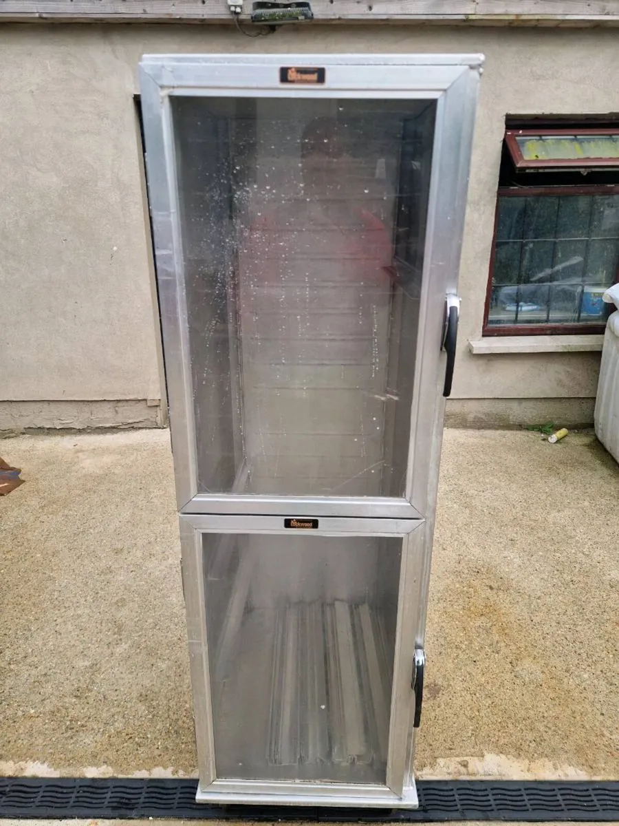 Cabinet - Image 1