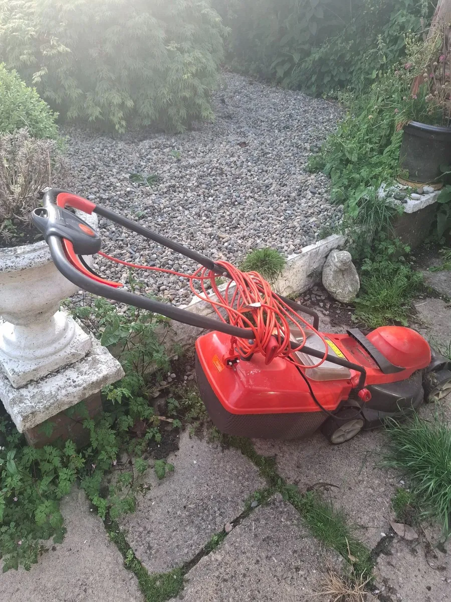 Flymo Chevron 32V Lawnmower - Image 2