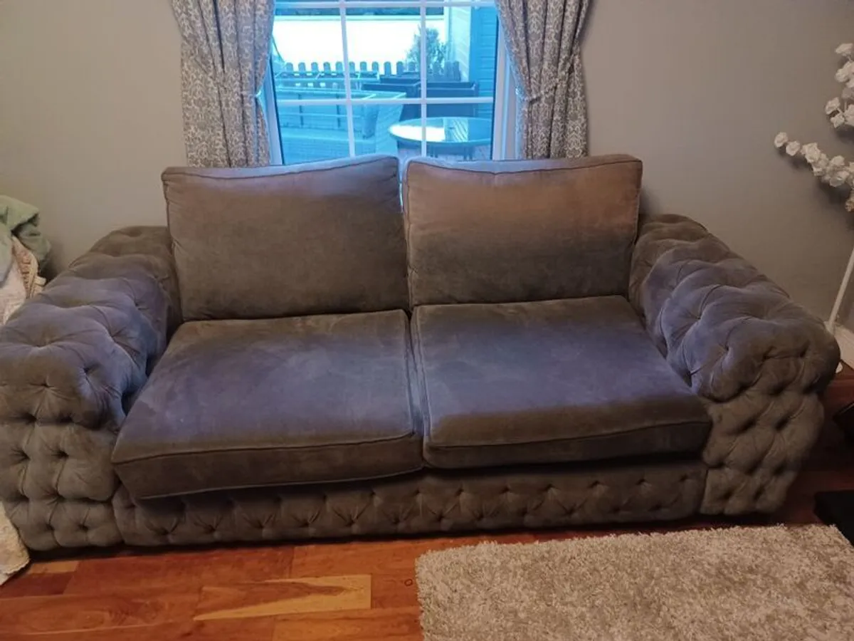 couch - Image 2