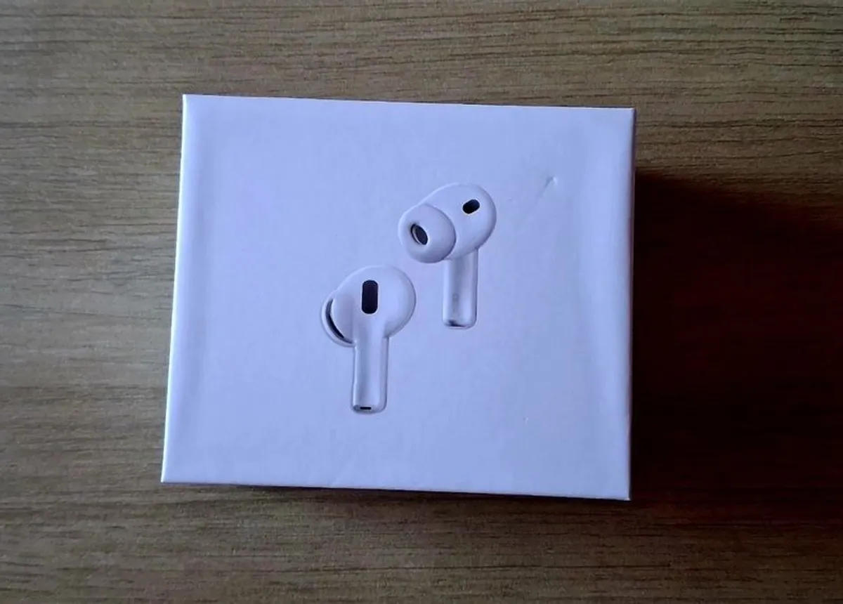 AirPods Pro 3 Excellent Condition - Image 1