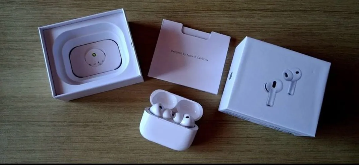 AirPods Pro 3 Excellent Condition - Image 2