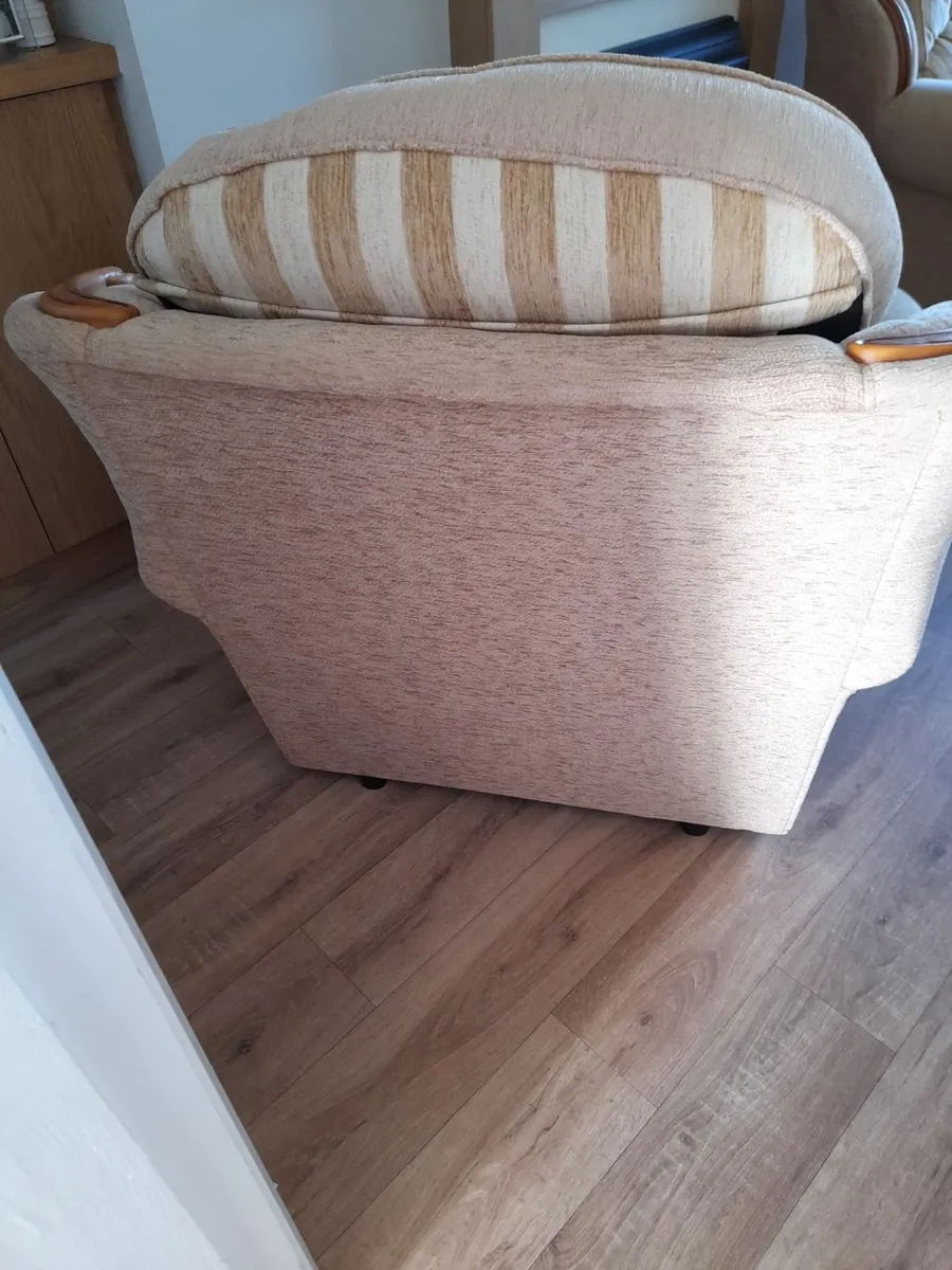 Three piece suite - Image 3