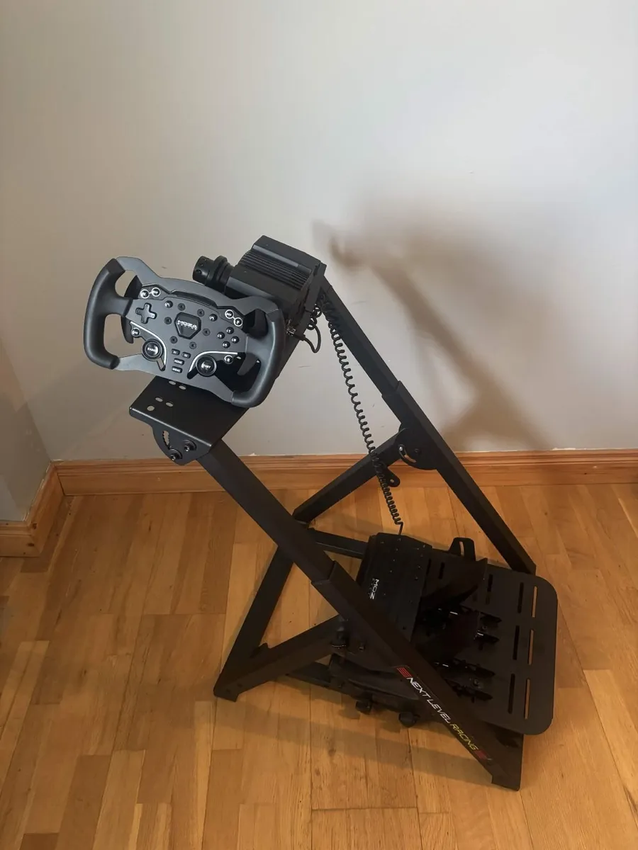 Moza R5 Bundle With Next Level Racing Wheel Stand - Image 1