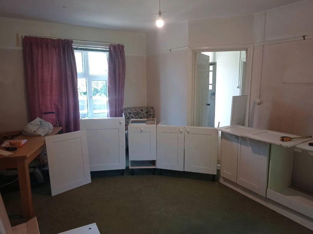 Shaker Kitchen units , timber doors can be painted - Image 2