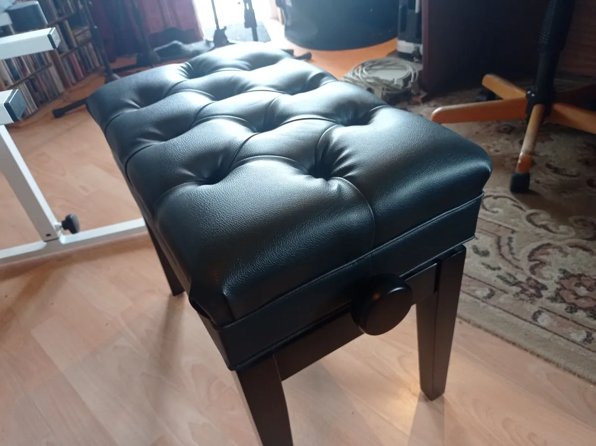 Top Quality Roland Piano Bench - Image 1