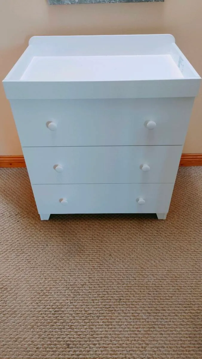 Little Acorns Dresser Changer (€250 new) - Image 1