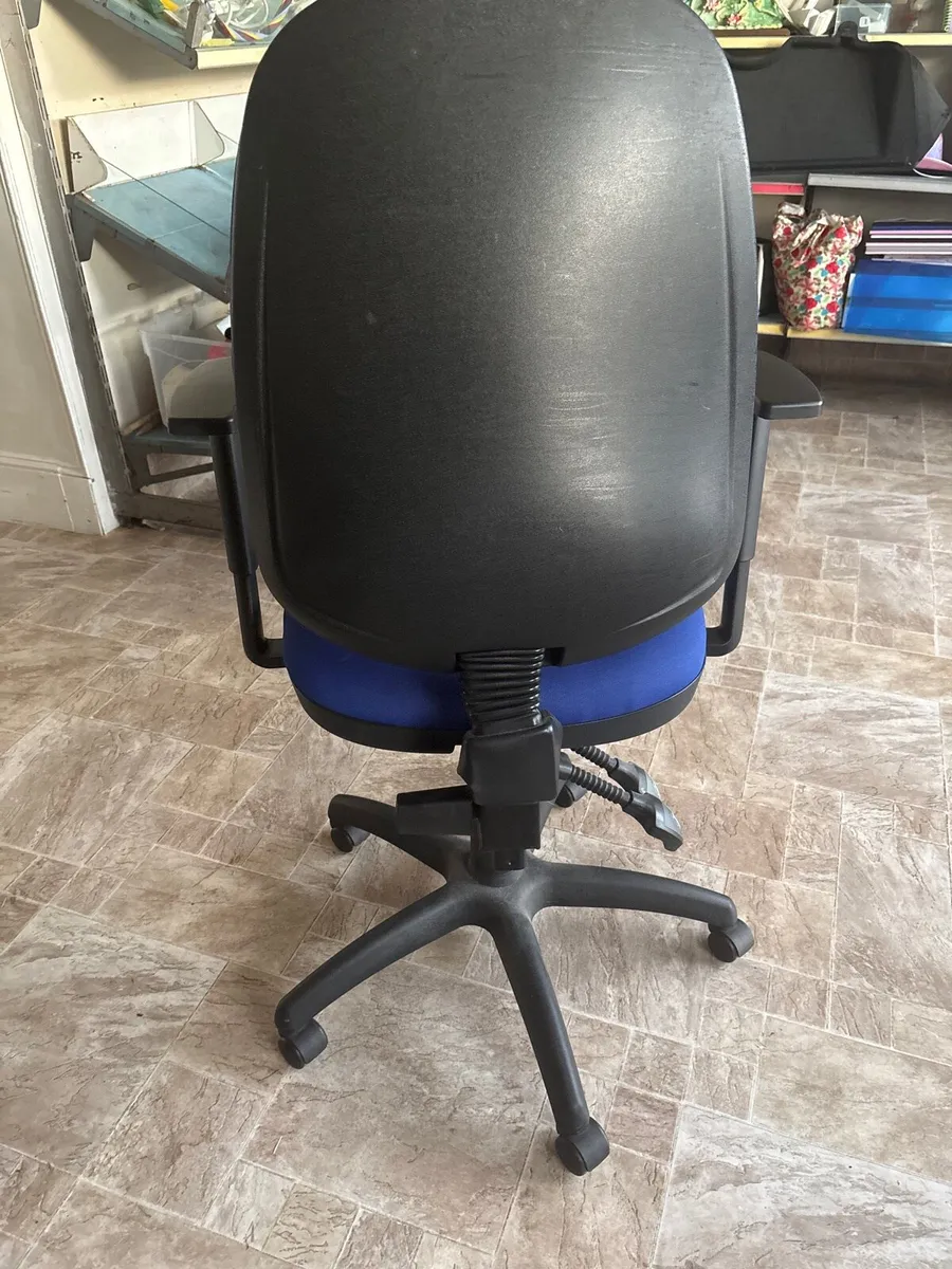 Office chair - Image 2