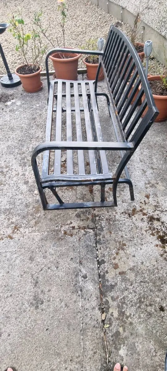 Outdoor metal bench - Image 3