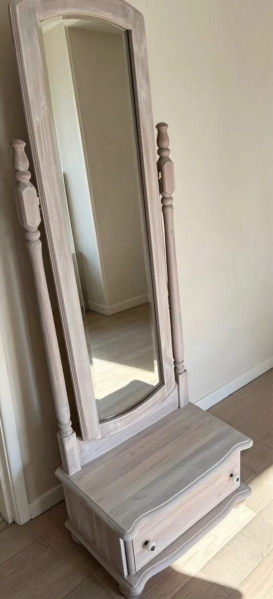 Mirror - Image 1