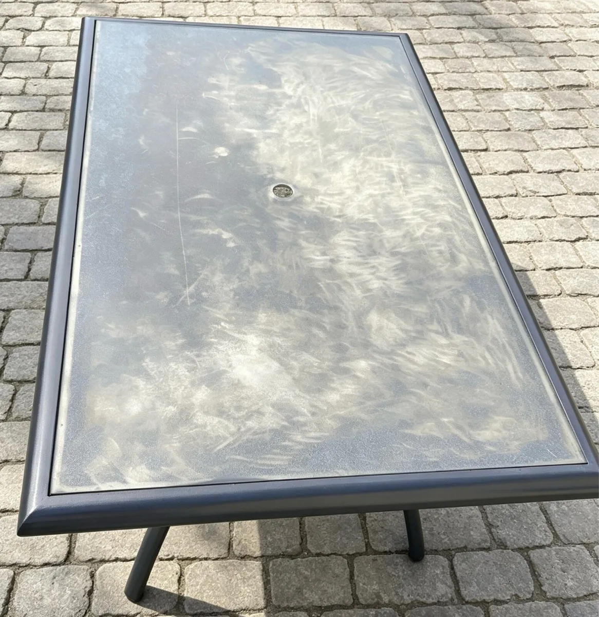 6 seater outdoor table - Image 4