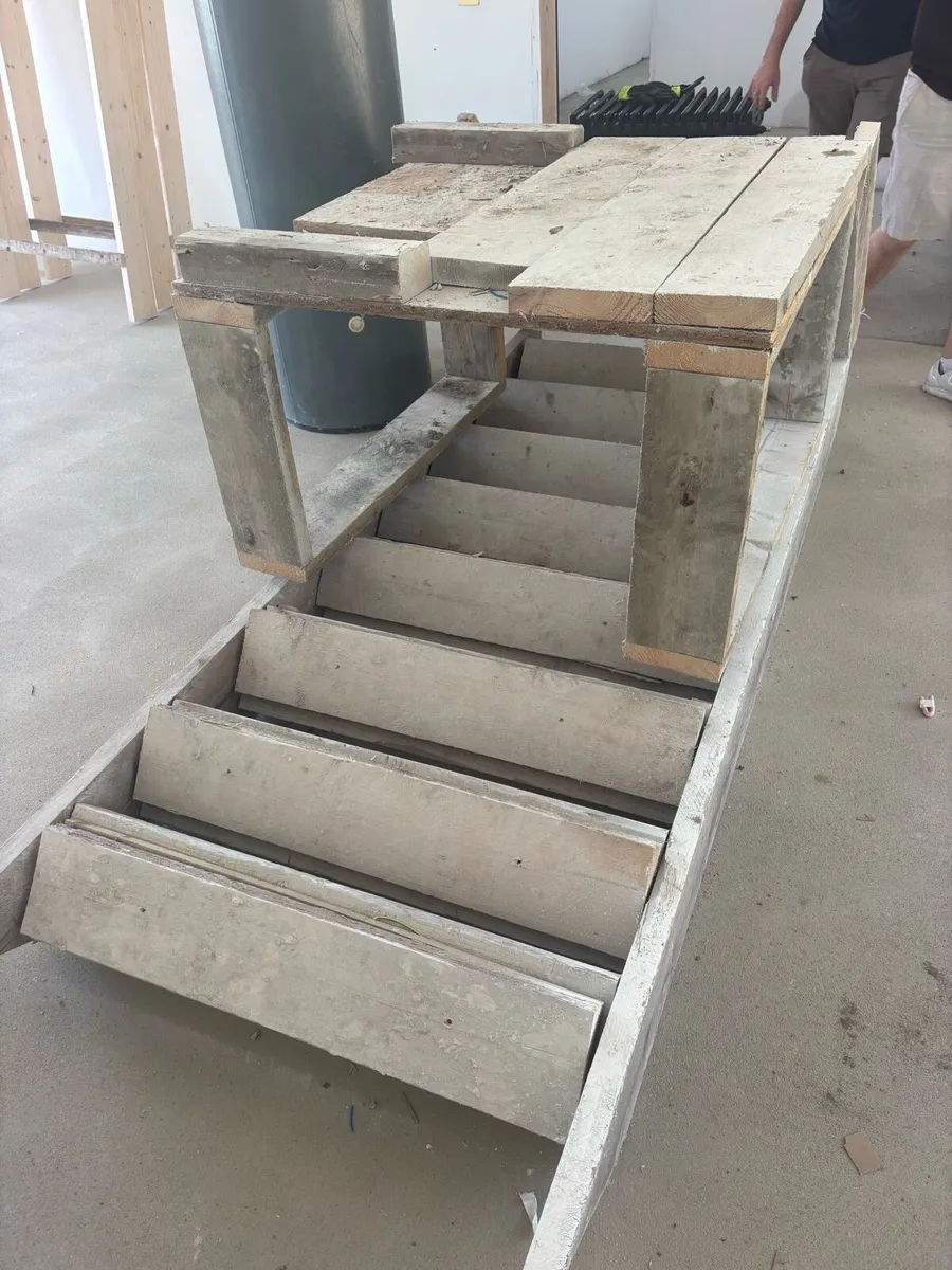 L shape temp stairs - Image 1