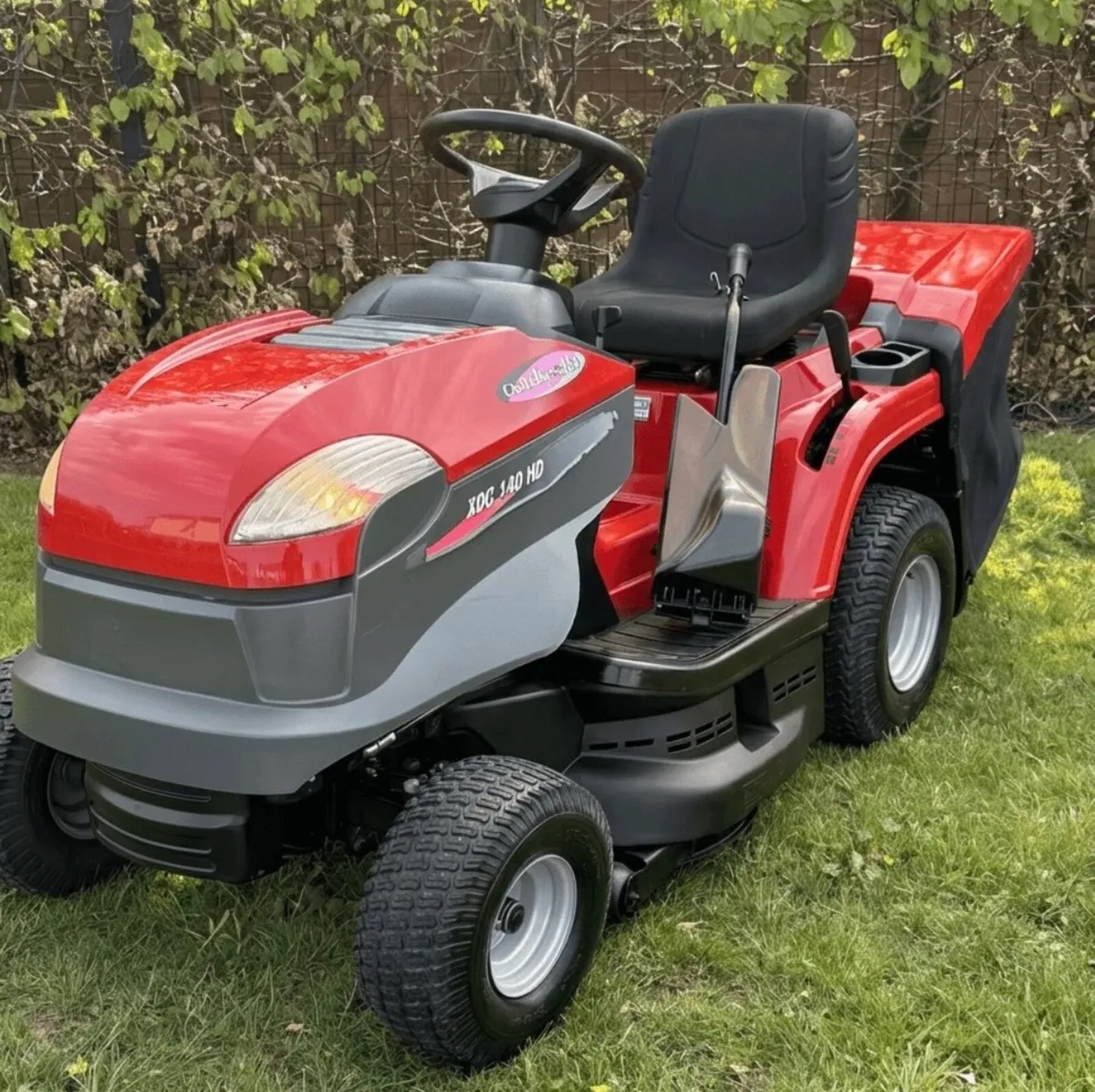 Castlegarden ride on lawnmower - Image 2