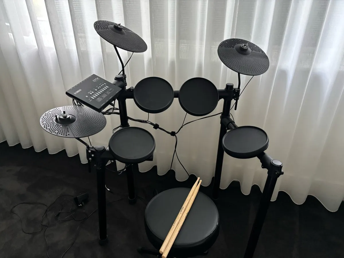 Yakama DTK402K Electronic Drum Kit - Image 1