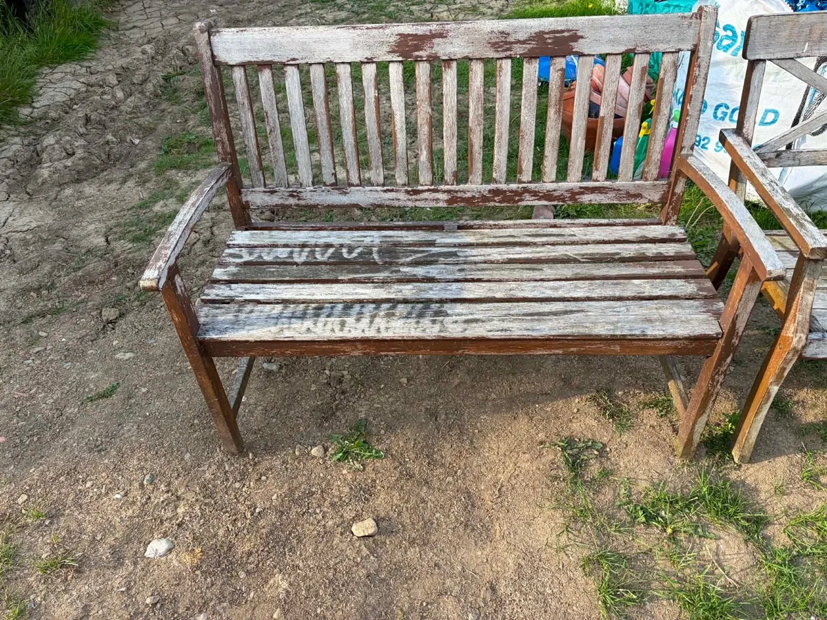 Wooden bench - Image 1