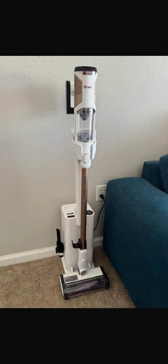 Shark Detect Pro Cordless Vacuum - Image 1