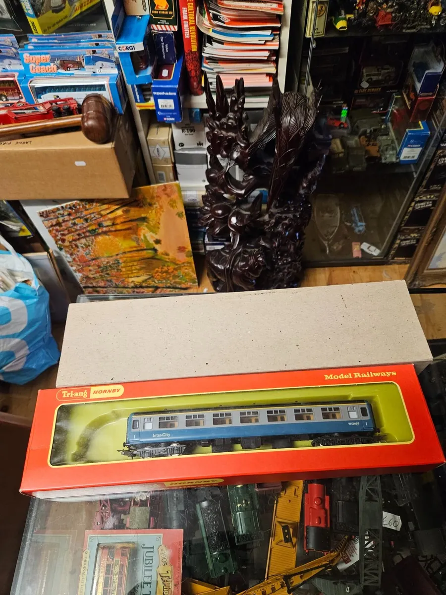 Hornby Lima HO Scale Carraige - Image 1