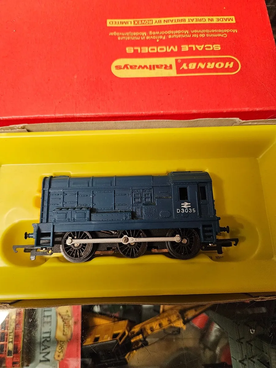 Hornby Triang OO Gauge Shunter - Image 2